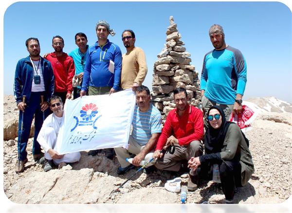 صعود-گروه-کوهنوردی-شرکت-پتروشیمی-جم-به-قله-۳۷۵۰-متری-برم-فیروز-سپیدان