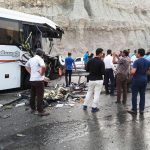 برخورد شدید اتوبوس کارکنان پارس جنوبی با گاردریل+ تصاویر