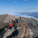 صعود مشترک گروه کوهنوردی خلیج فارس، دوستداران طبیعت کنگان و باشگاه کرج به قله ۴۱۷۰ متری شاه البرز