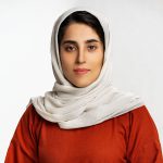 بانوی موفق کنگانی؛ اولین ایرانیِ مدرس و عضو دائمی سازمان بین المللی در زمینه ی طراحی لباس